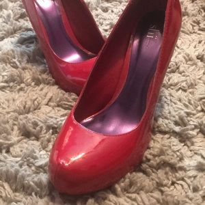 Sexy * CANDY-APPLE COLORED HEELS😍